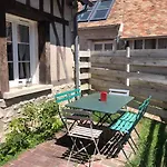 Holiday home La Chapelle De Monet - Logis Coquelicots